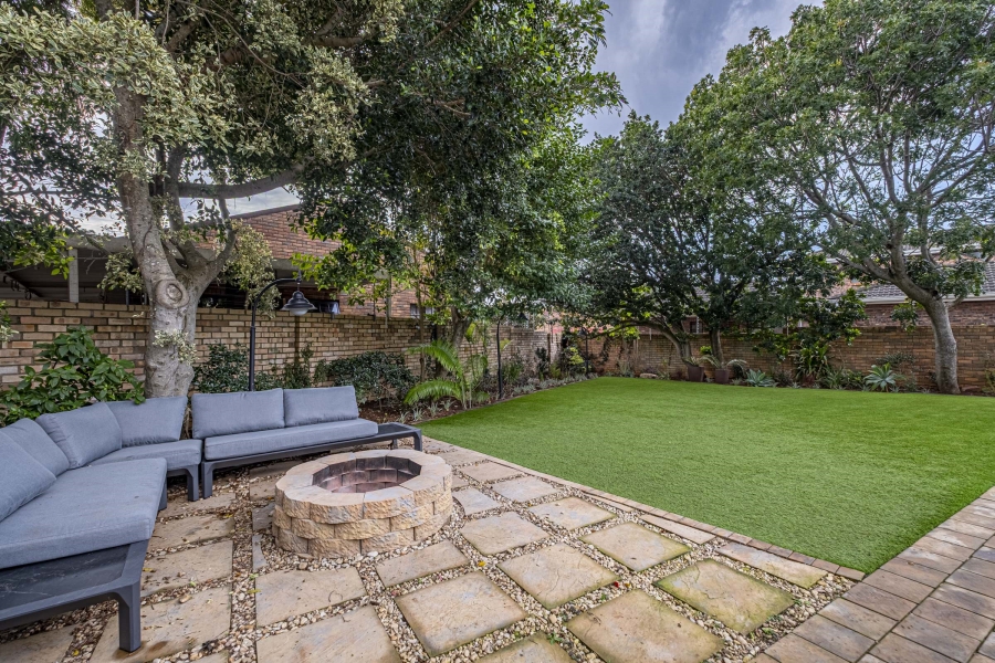 5 Bedroom Property for Sale in Summerstrand Eastern Cape